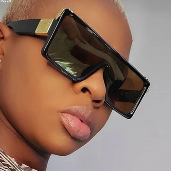 Accessories - Oversized Vintage Sunglasses S025